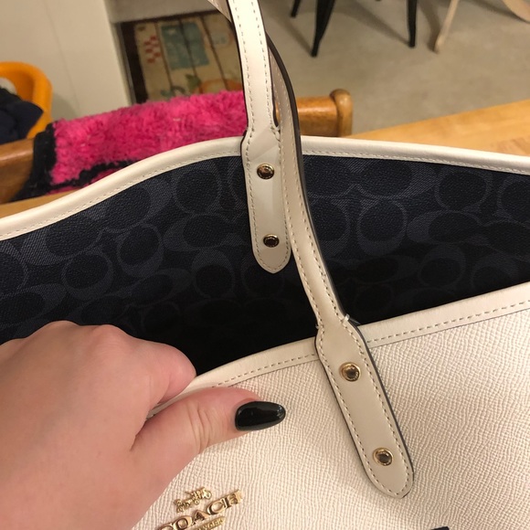 Coach purse - Picture 2 of 2